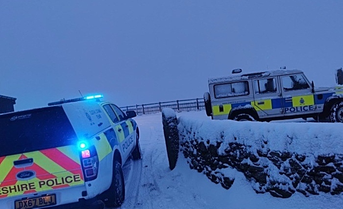 cheshire police rural team rescue from snow 4