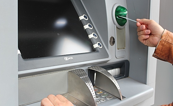 distraction theft and cash machine - image free to use without attribution