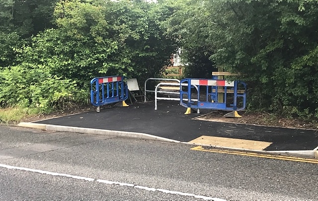 drop down kerb - peter de stapleigh way