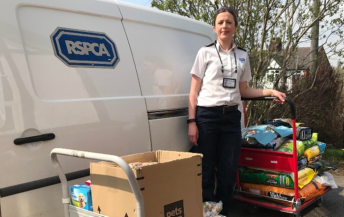 foodbank and RSPCA help pet owners