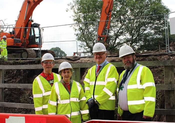 repairs - middlewich road cllrs on site