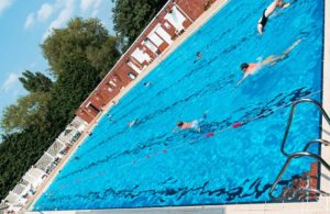 Hot weather pulls hundreds in to Nantwich Outdoor Pool