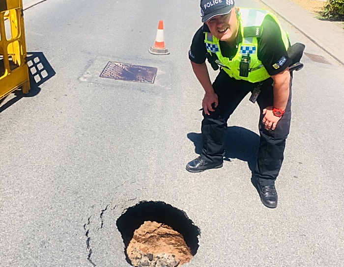 nantwich police and sink hole in Willaston