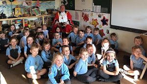 Stapeley pupils enjoy surprise mystery reader in Nantwich Mayor