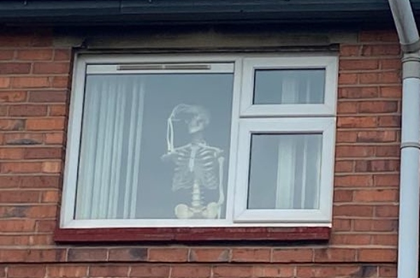 skeleton on Manor Road - pic by Vicky Higham