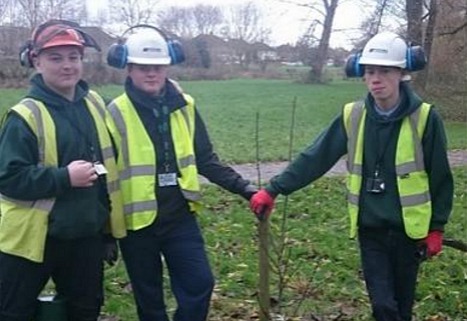 reaseheath workers on community orchard in nantwich riverside