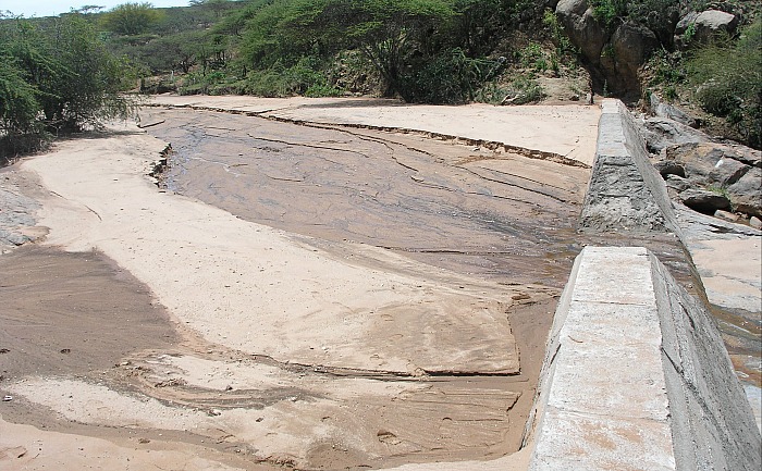sand-dam-in-eastern-kenya