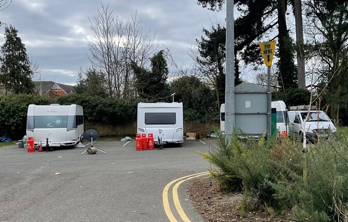 unauthorised encampments on love lane in nantwich