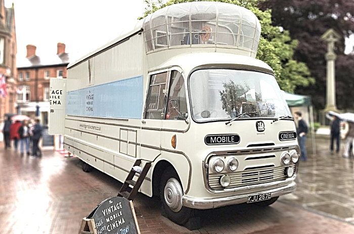 vintage mobile cinema Aubrey