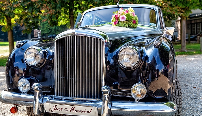 wedding cars - pixabay image free to use