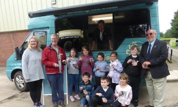 wingate centre children and ice cream van