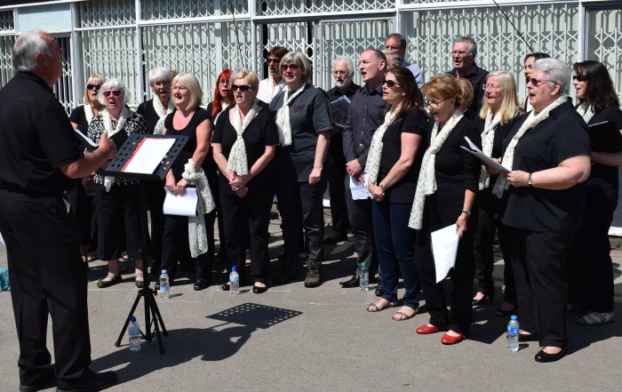 worm charming - The Funky Choir perform